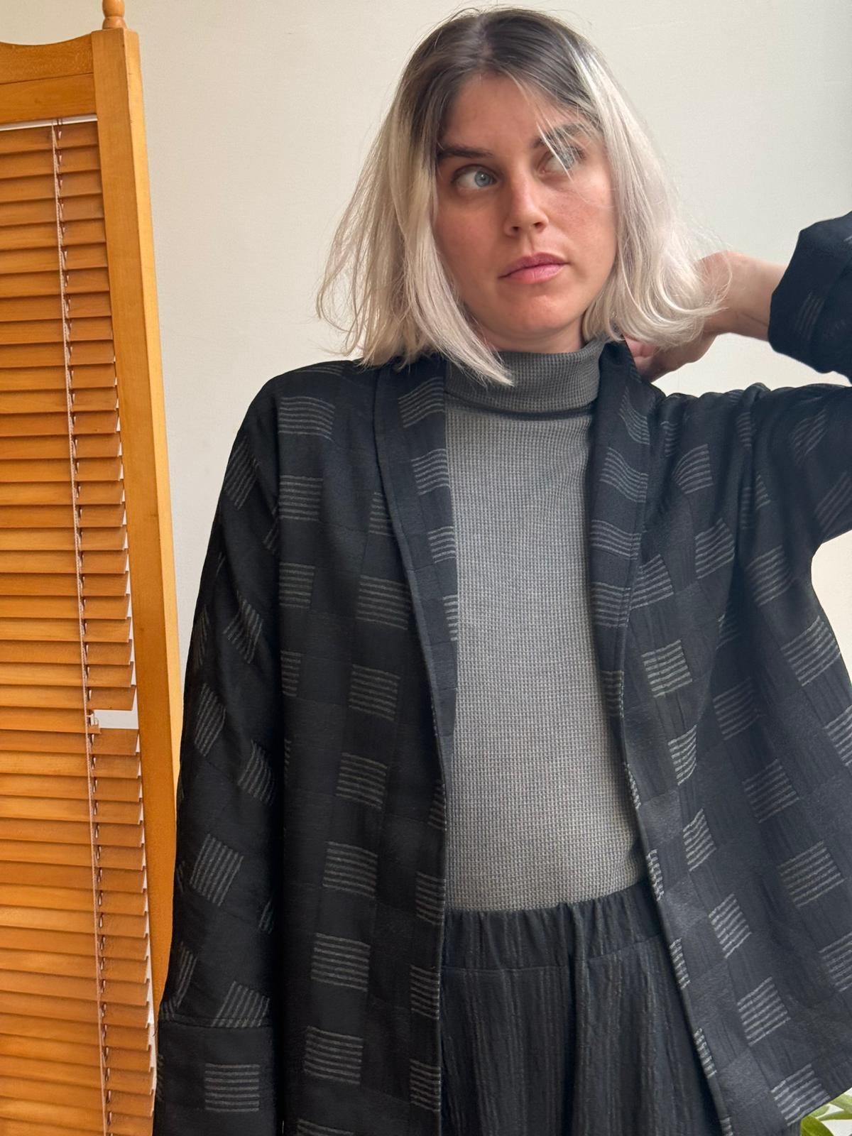 מיני קימונו שחור קוביות