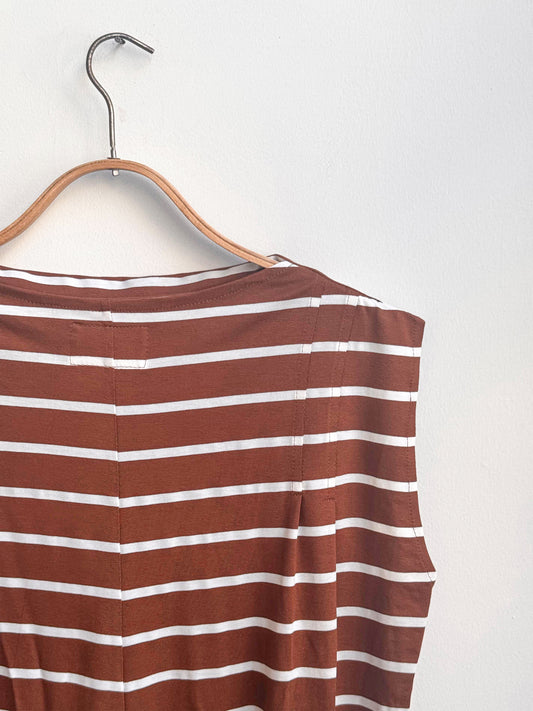 חולצת אלבי פס חום לבן