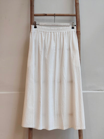 חצאית קריספית כותנה לבן