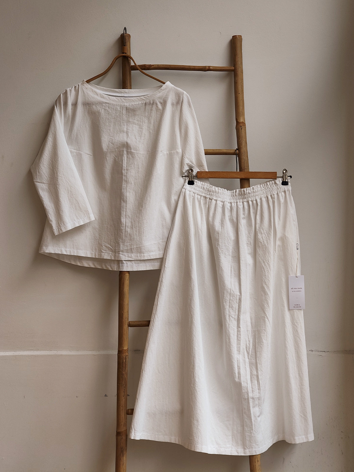 חצאית קריספית כותנה לבן