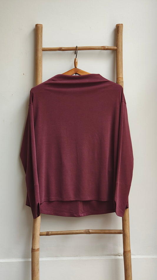 חולצת בייסיק אלמנט בצבע יין