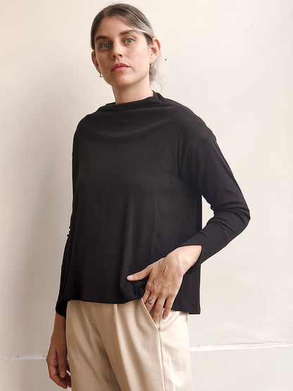 חולצת בייסיק אלמנט שחור