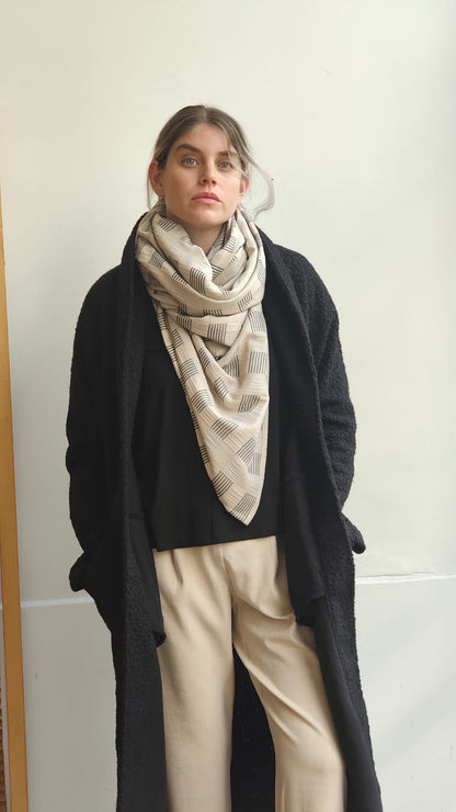 צעיף שאל בז׳ קוביות