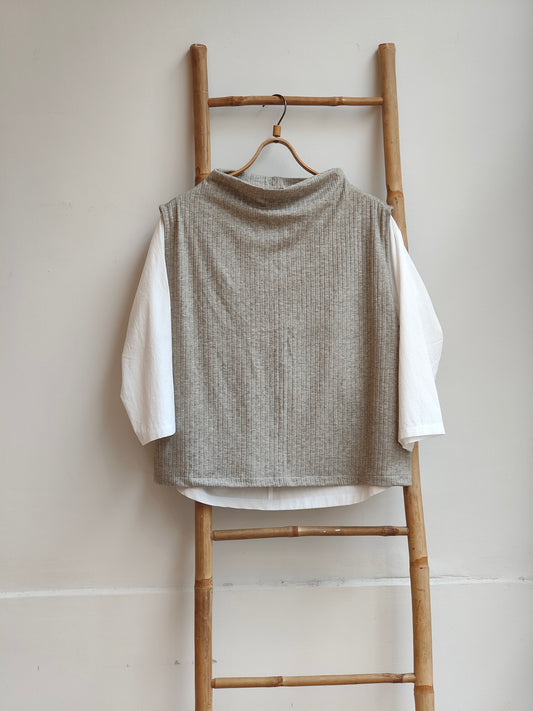 אפודת בלייר סריג ריב אפור זית