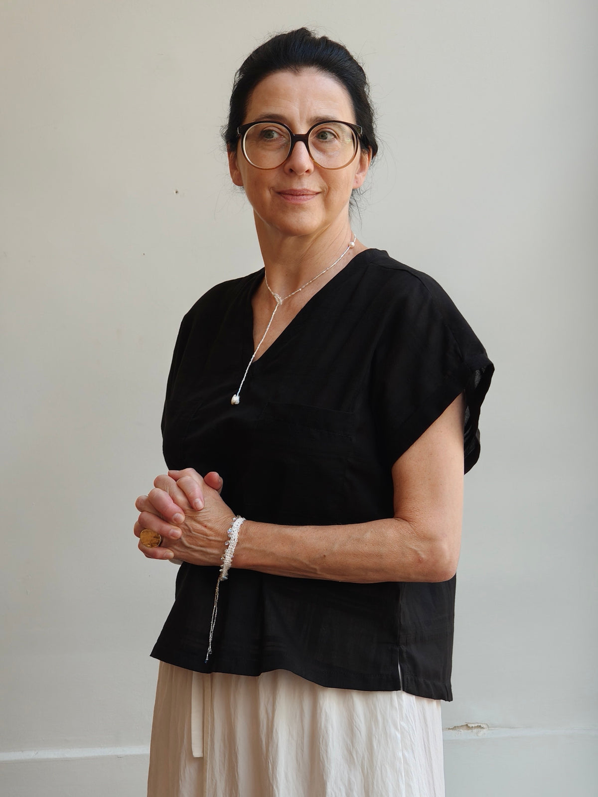 חולצת מיילי אריג שחור משובץ