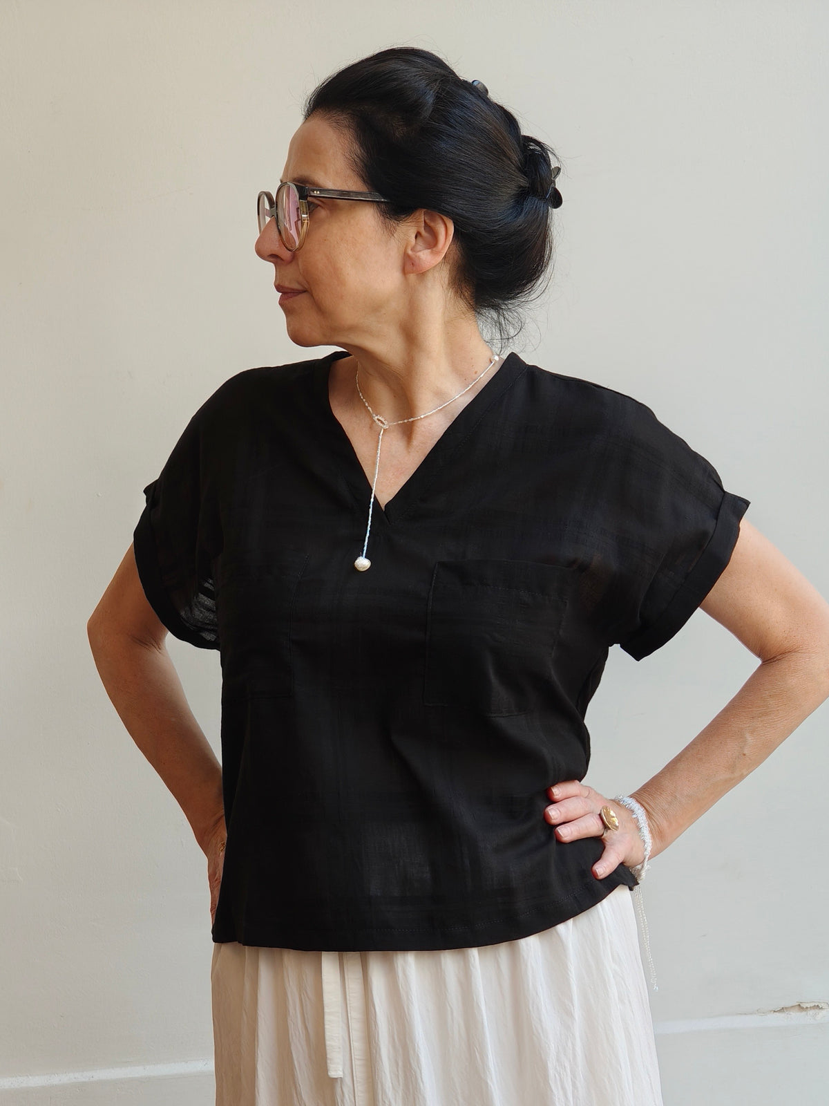 חולצת מיילי אריג שחור משובץ