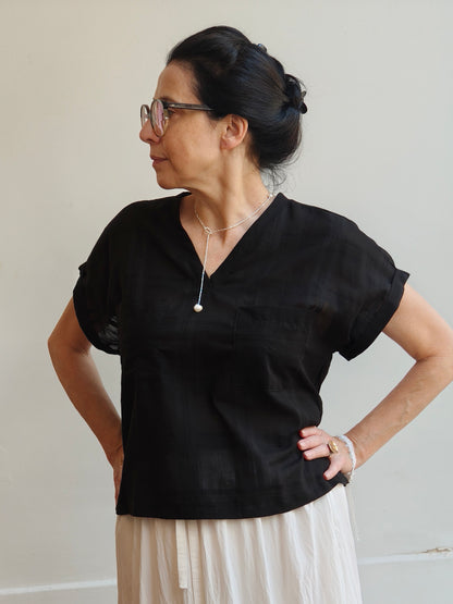 חולצת מיילי אריג שחור משובץ